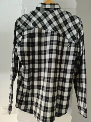 Camisa Volcom cuadros blanco y negro