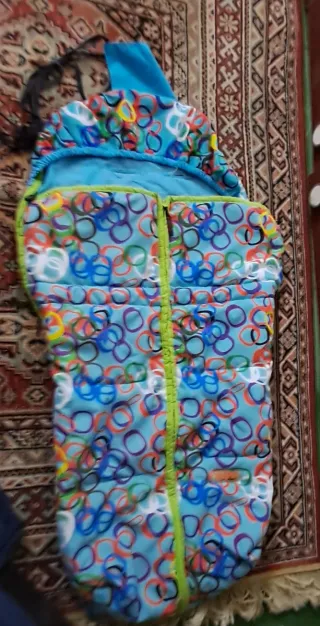 Saco para silla de bebé con círculos