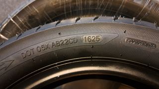 NUEVOS* Neumáticos 120/80-12