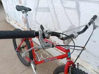 Bicicleta Mongoose Hilltopper estilo Klunker.