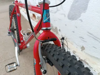 Bicicleta Mongoose Hilltopper estilo Klunker.