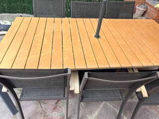 Mesa y 8 Sillas de Jardín