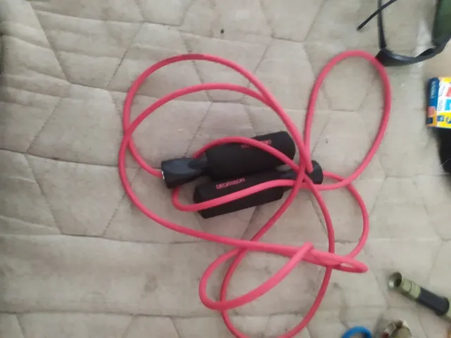 Cuerda de saltar Decathlon rosa y negra