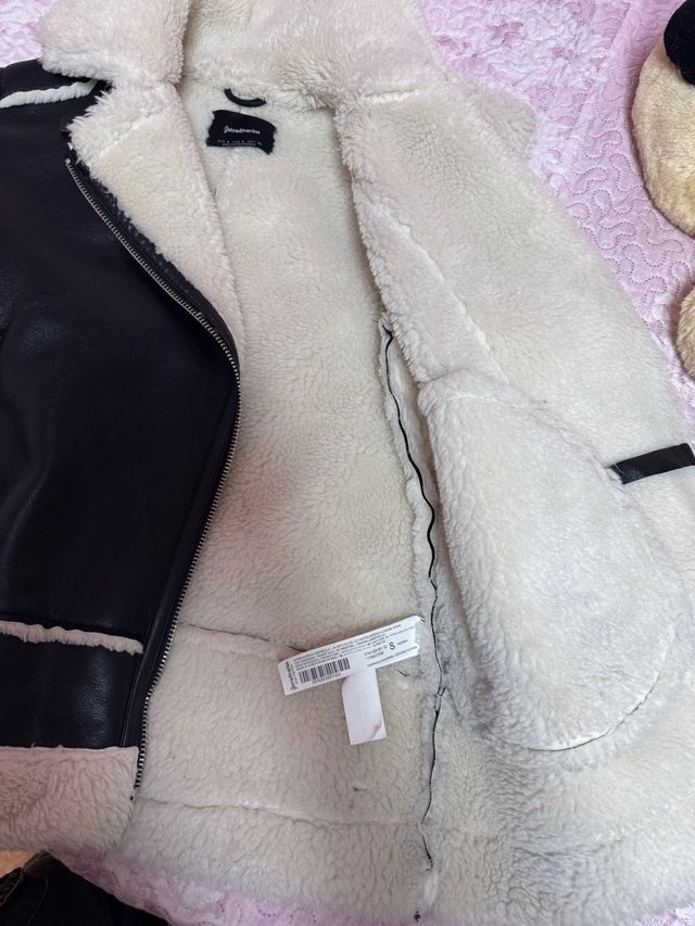 Abrigo Stradivarius Negro Talla S