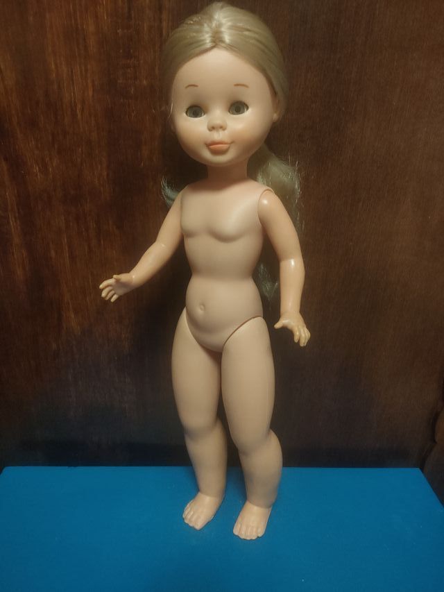 Muñeca Nancy años 70 brazo duro tobillo gordo