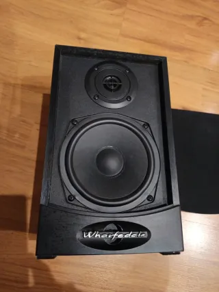 Altavoces Wharfedale England