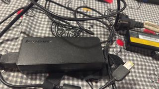 Cargador y Batería Portátil Lenovo B5400