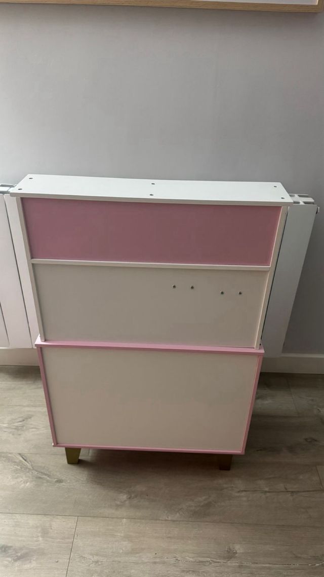 Cocinita de madera retro rosa