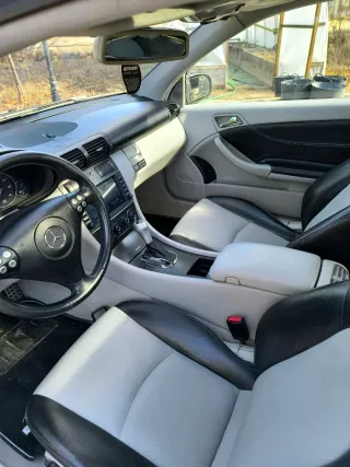 Mercedes-Benz Clase C 2005