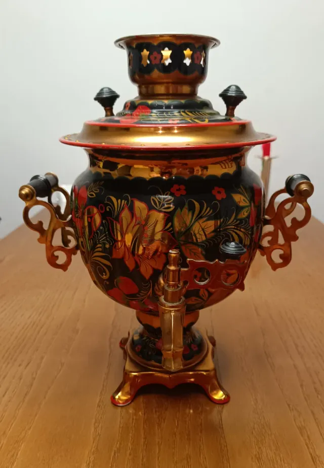 Samovar Jojloma (Khokhloma)decorado