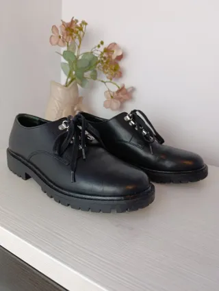 Zapatos piel Zara