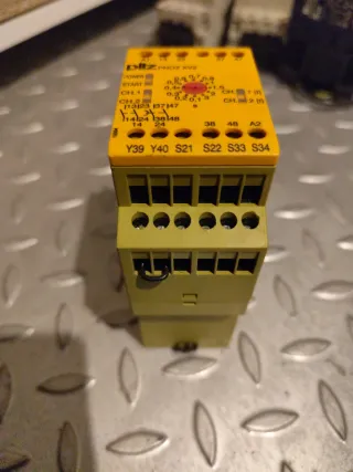 Pilz Pnoz XV2 Relé de seguridad