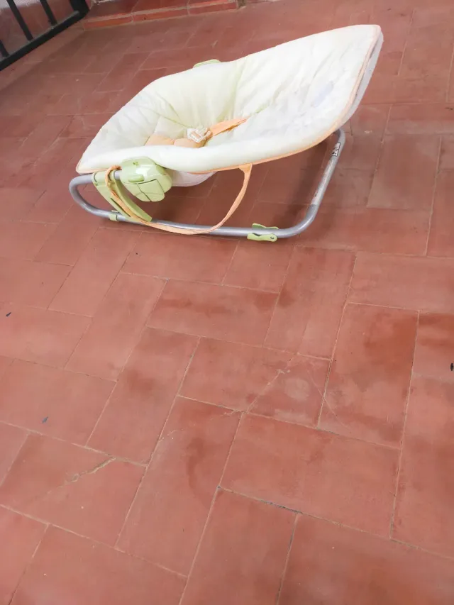 Hamaca para bebé con diseño de mariposa