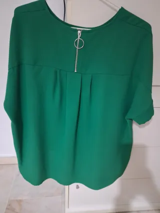 Blusa verde Stradivarius