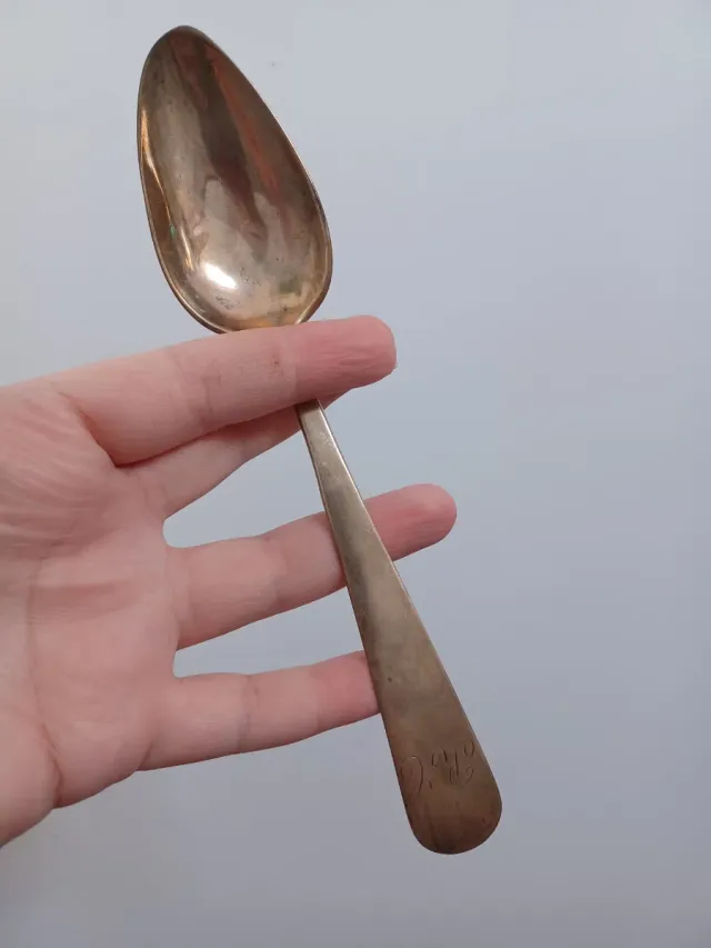 Cuchara de plata antigua