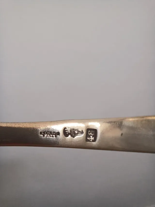 Cuchara de plata antigua