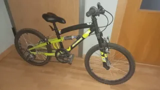 Bicicleta de montaña con suspensión