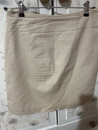 Falda beige de rayas