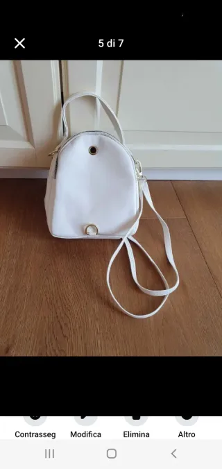 Borsa piccola a tracolla con catena