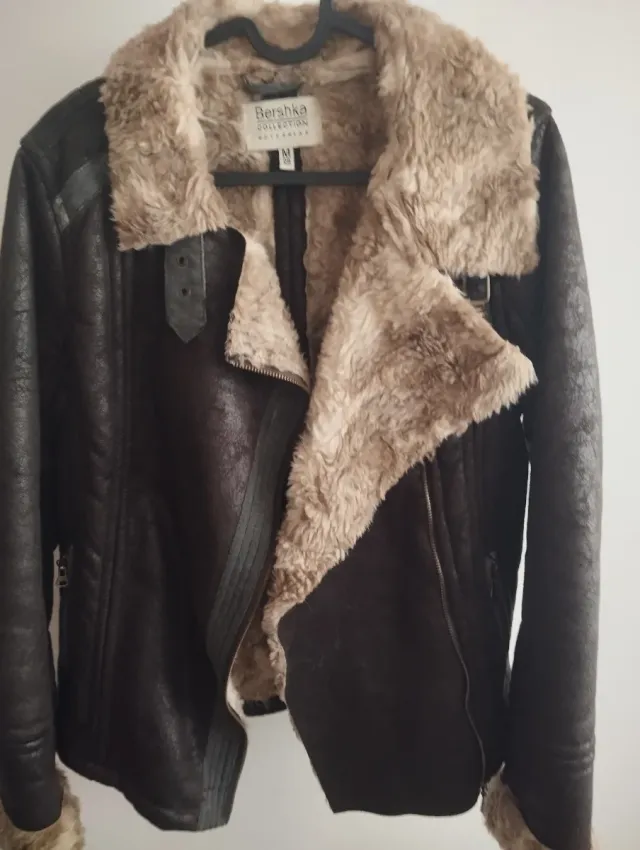 Chaqueta Bershka forrada Talla M