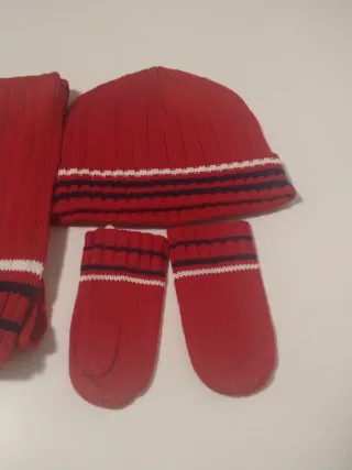 Conjunto NB Blu: Gorro, Bufanda y Manoplas