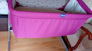 Minicuna colecho Chicco Next2me fucsia