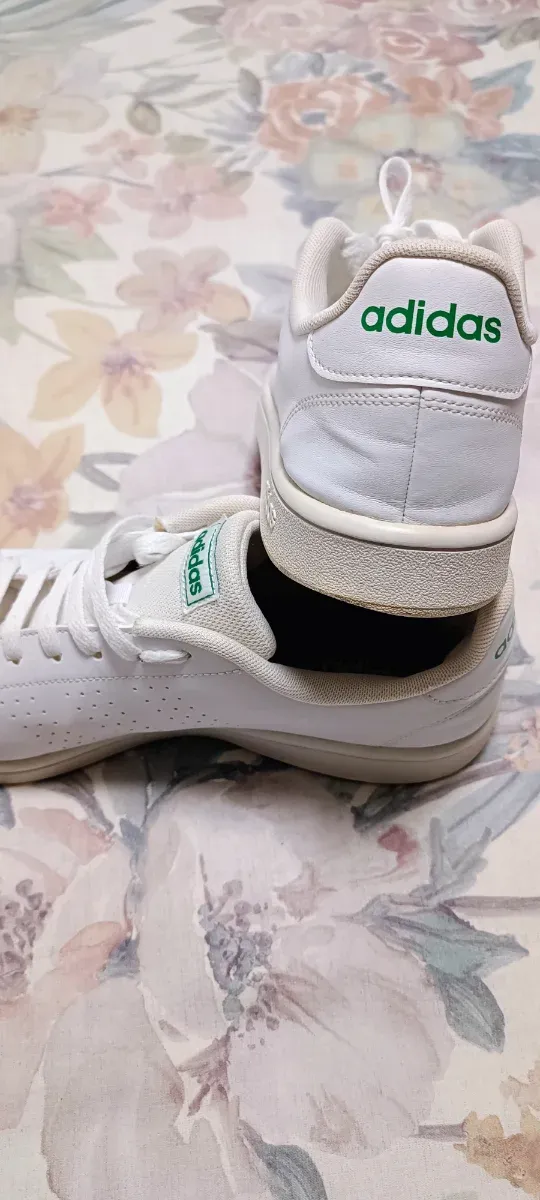 Zapatillas Adidas Caballero Blancas logo verde
