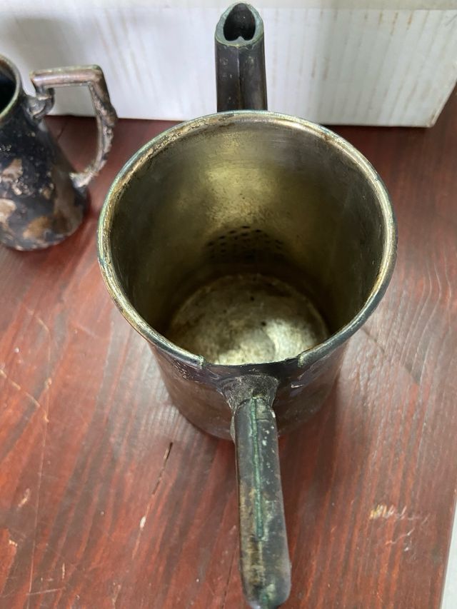 Tetera y lechera antiguas