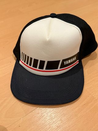 Gorra Yamaha Negra y Blanca