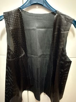 Gilet nero traforato
