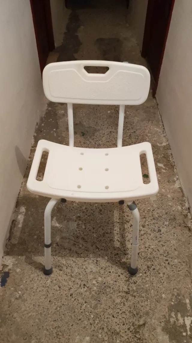 Silla de ducha aluminio y plástico blanca