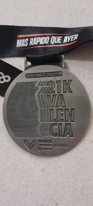Medalla 21K Valencia 26-OCT-2025