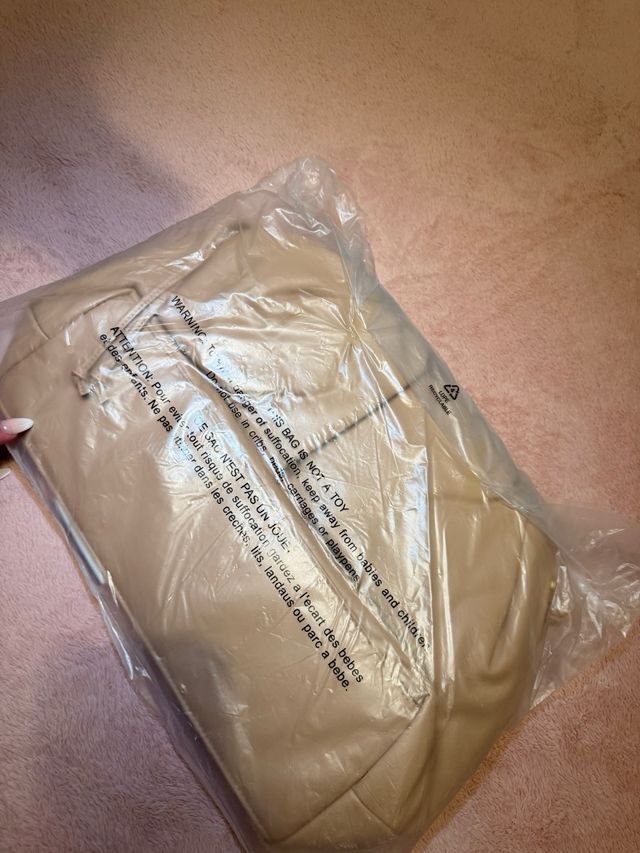 Bolso Victoria's Secret Beige