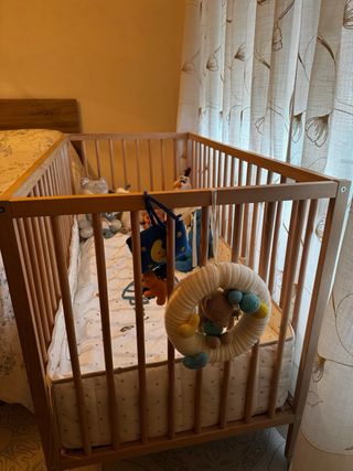 Cuna madera de haya Ikea con colchón