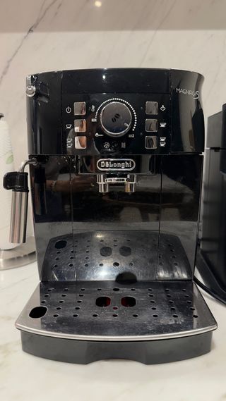 Cafetera DeLonghi Magnifica S ECAM11.112.B