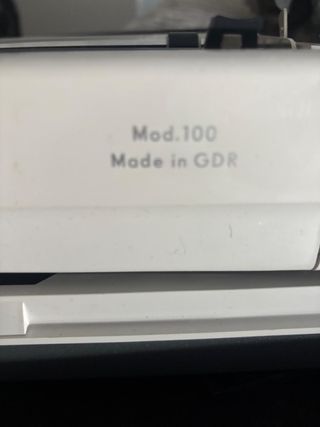 Máquina de escribir Erika Modelo 100