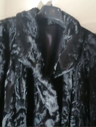 Chaquetón de astracán negro