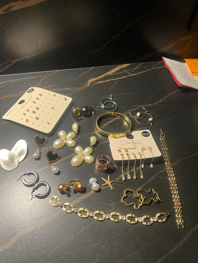 Lote Bisutería: Pendientes, Pulseras y Anillos