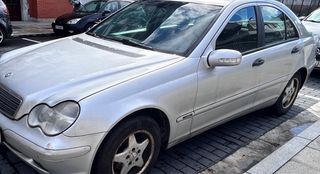 Mercedes-Benz Clase C 2004