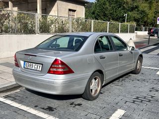 Mercedes-Benz Clase C 2004