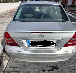 Mercedes-Benz Clase C 2004