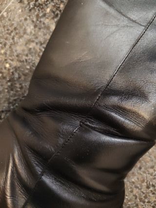 Botas altas de piel negras