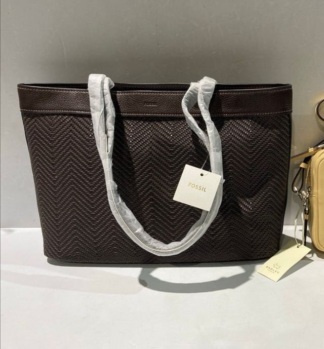 Bolso Fossil tote tejido Jessie  Marrón