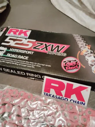 Cadena RK 525 ZXW Roja Moto