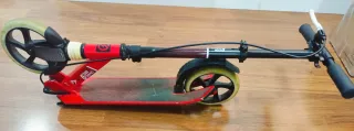 Patinete plegable rojo