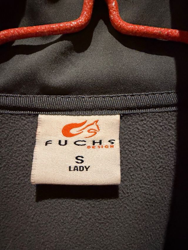 Chaqueta cortavientos mujer gris