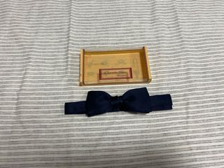 Pajarita azul marino