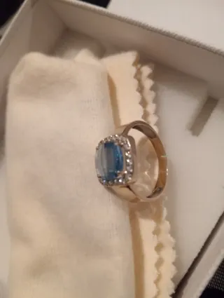 Sortija Oro Blanco 18k con Piedra Azul