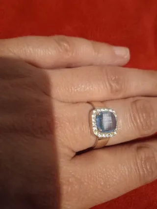 Sortija Oro Blanco 18k con Piedra Azul
