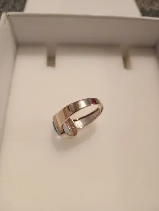 Sortija Oro Blanco 18k con Piedra Azul